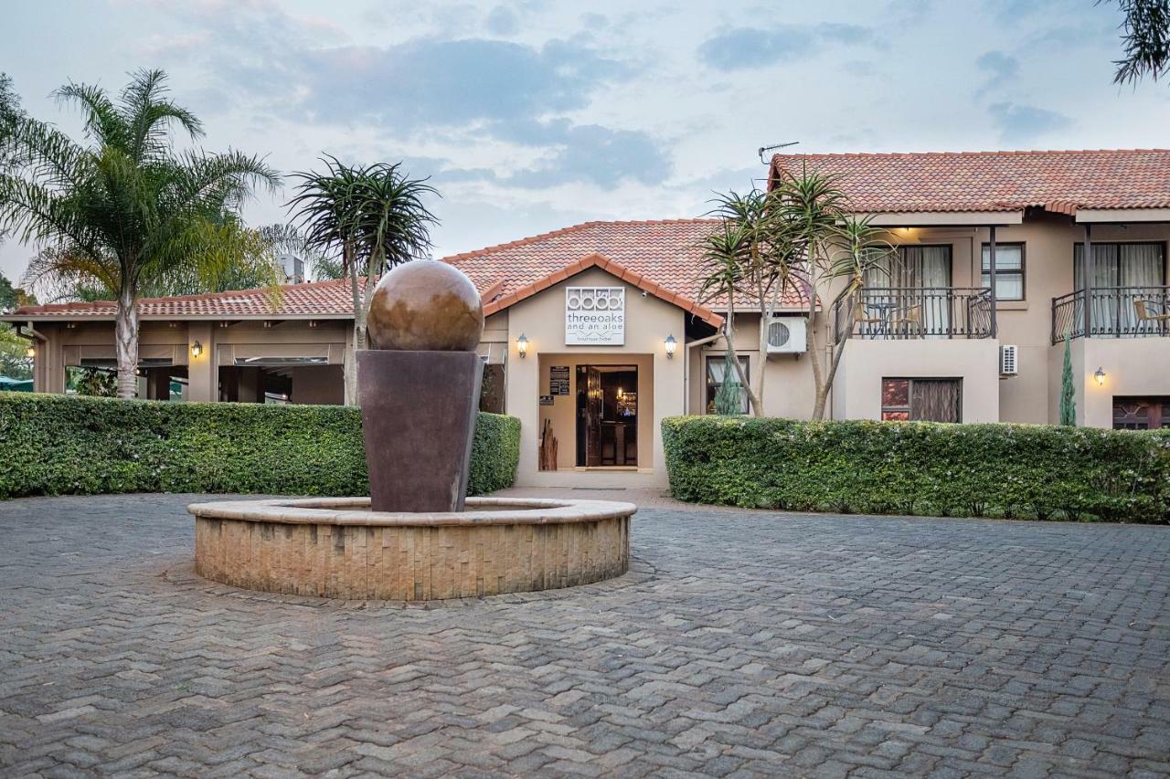 Three Oaks And An Aloe Boutique Hotel Hartbeespoort Esterno foto